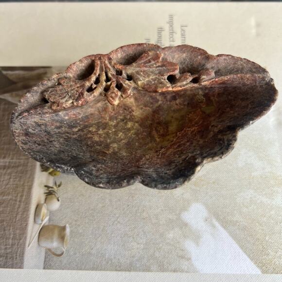 Unbranded Hand-carved SoapStone Trinket Soap Dish 5 x 3 Red Brown Pedestal Vtg - Picture 2 of 8